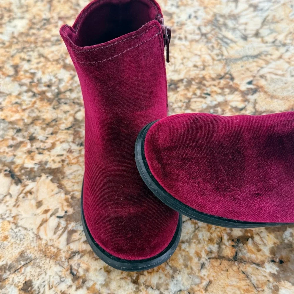 NEW GAP Kids Burgundy Velvet Ankle Boots Booties Girls Size 10 Side ZipNEW NOBOX